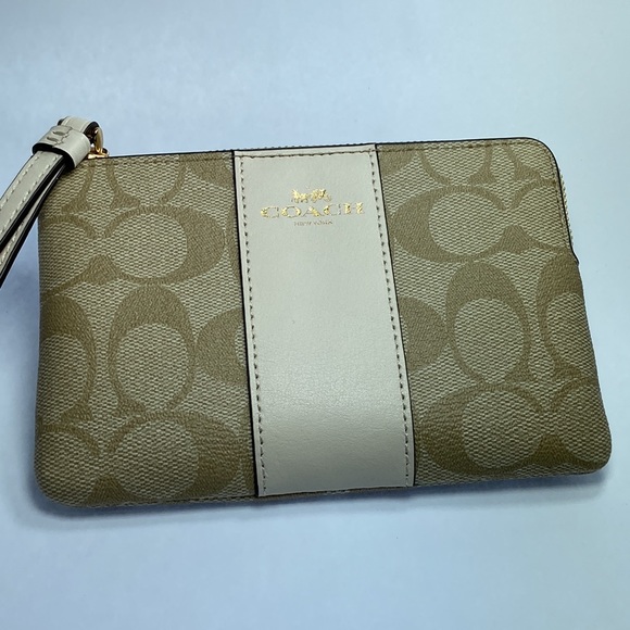 Coach Wristlet Corner Zip In Signature Canvas - Picture 9 of 10